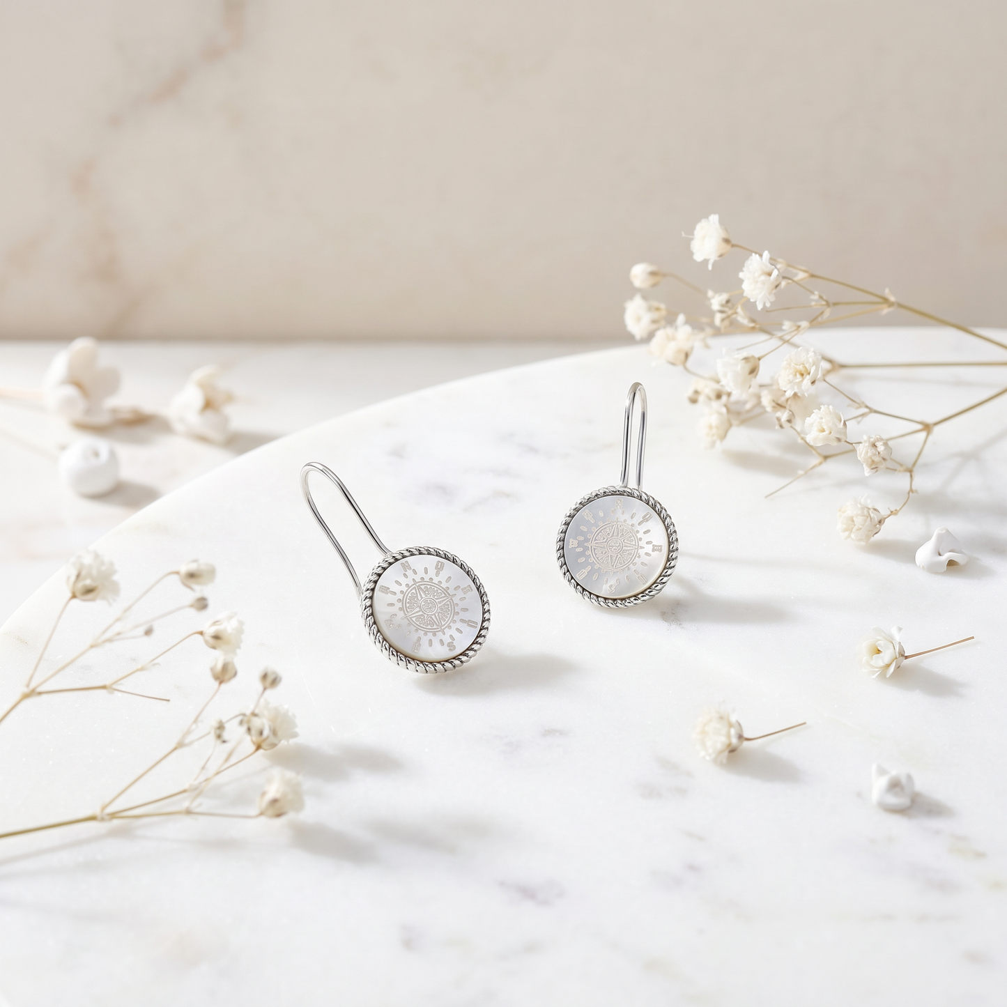Engelsrufer silver earrings with compass made of mother-of-pearl
